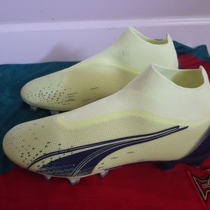 Puma Ultra Match laceless FG soccer cleats